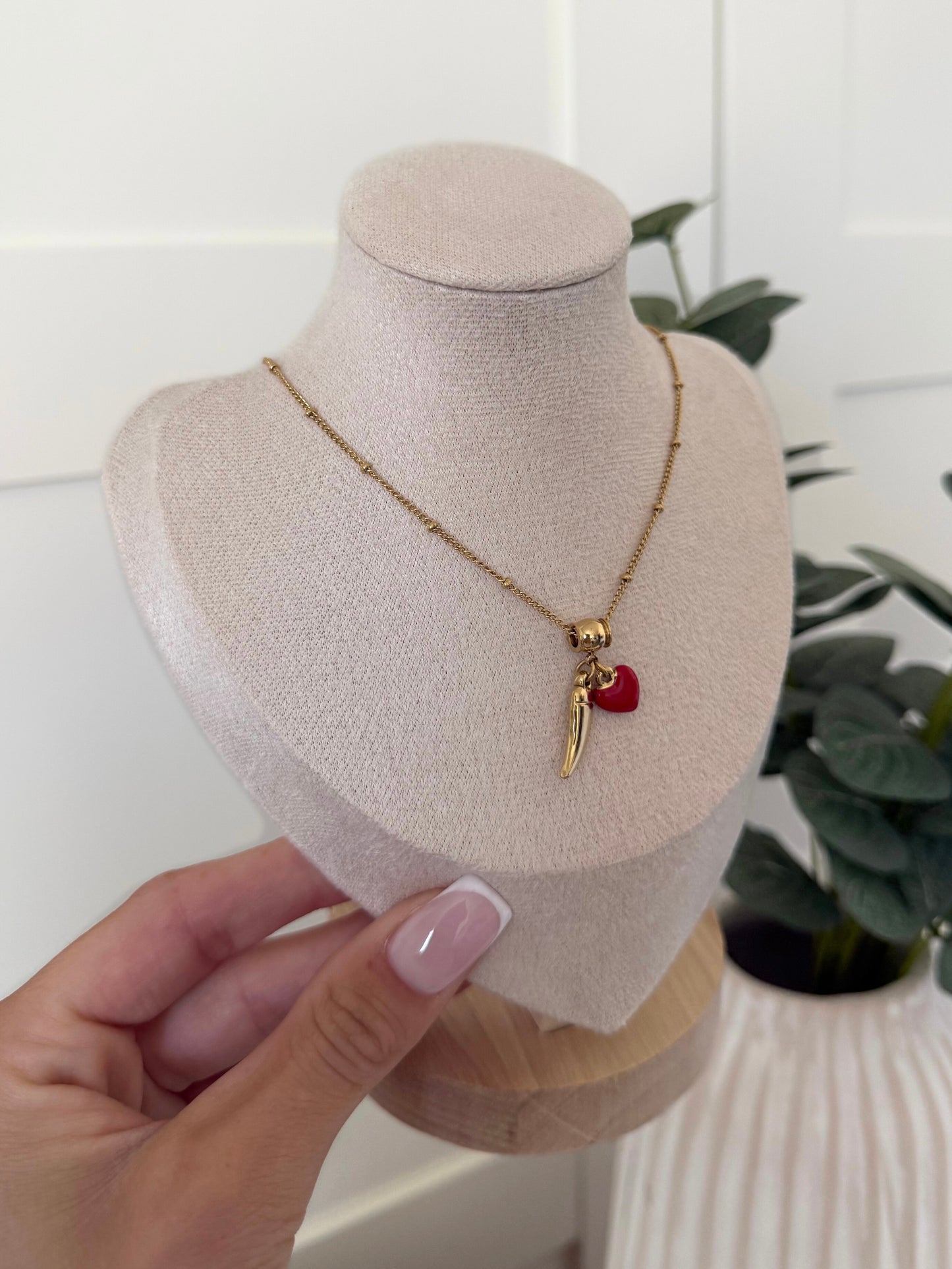 Collier Miah