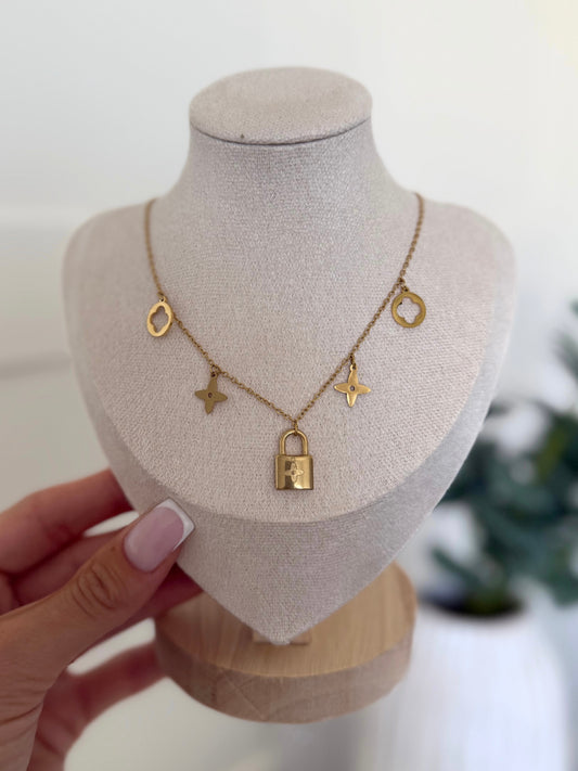 Collier Ishana