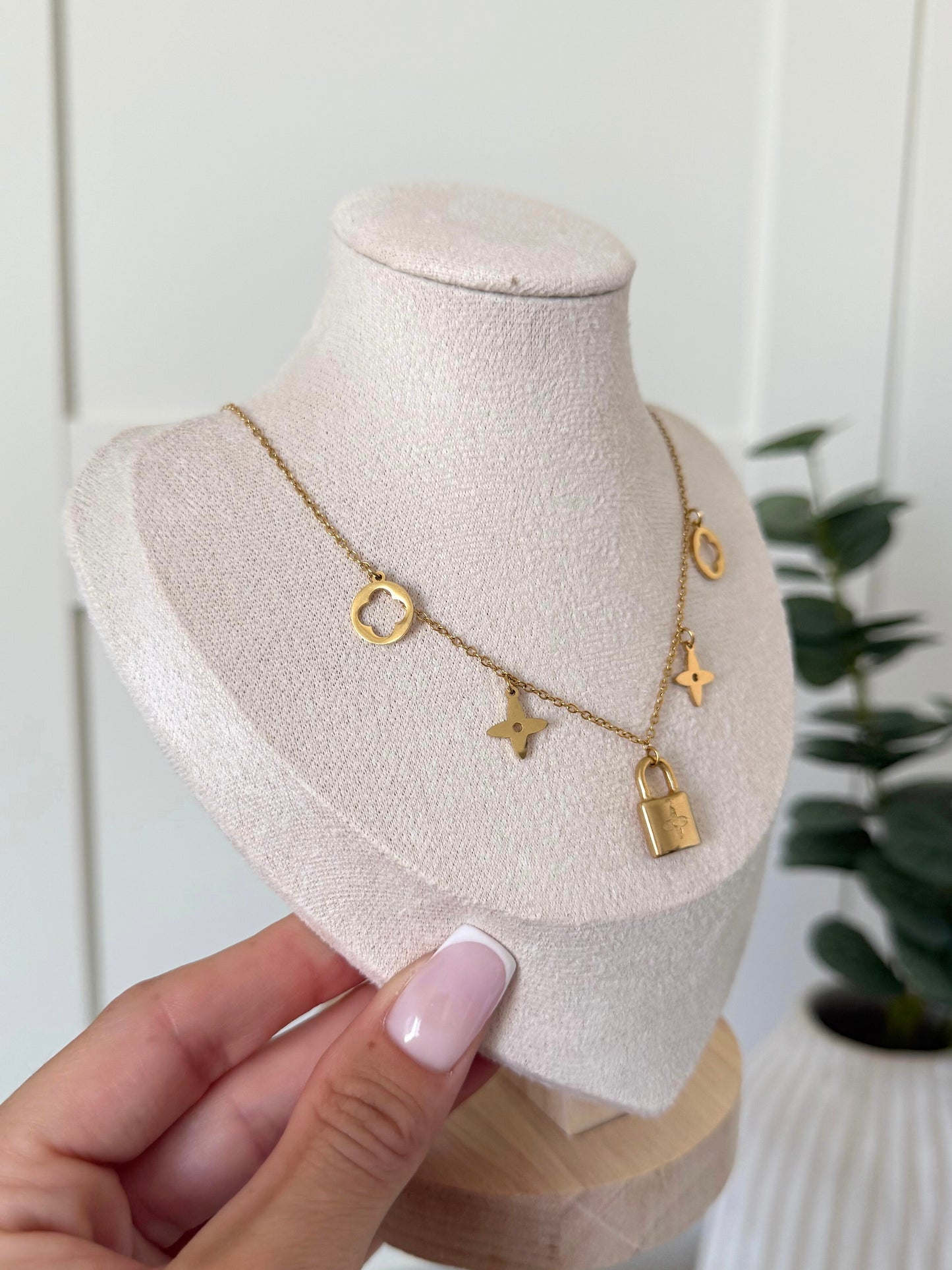 Collier Ishana